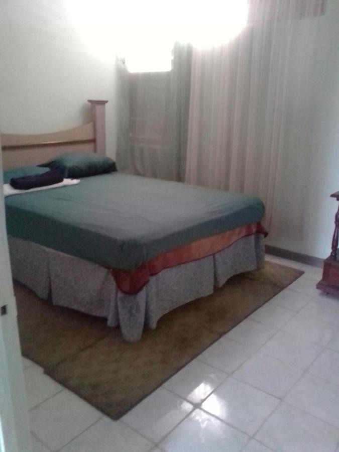 Nice Oakwood Constant Spring Rd Apt Apartment Кингстън Екстериор снимка
