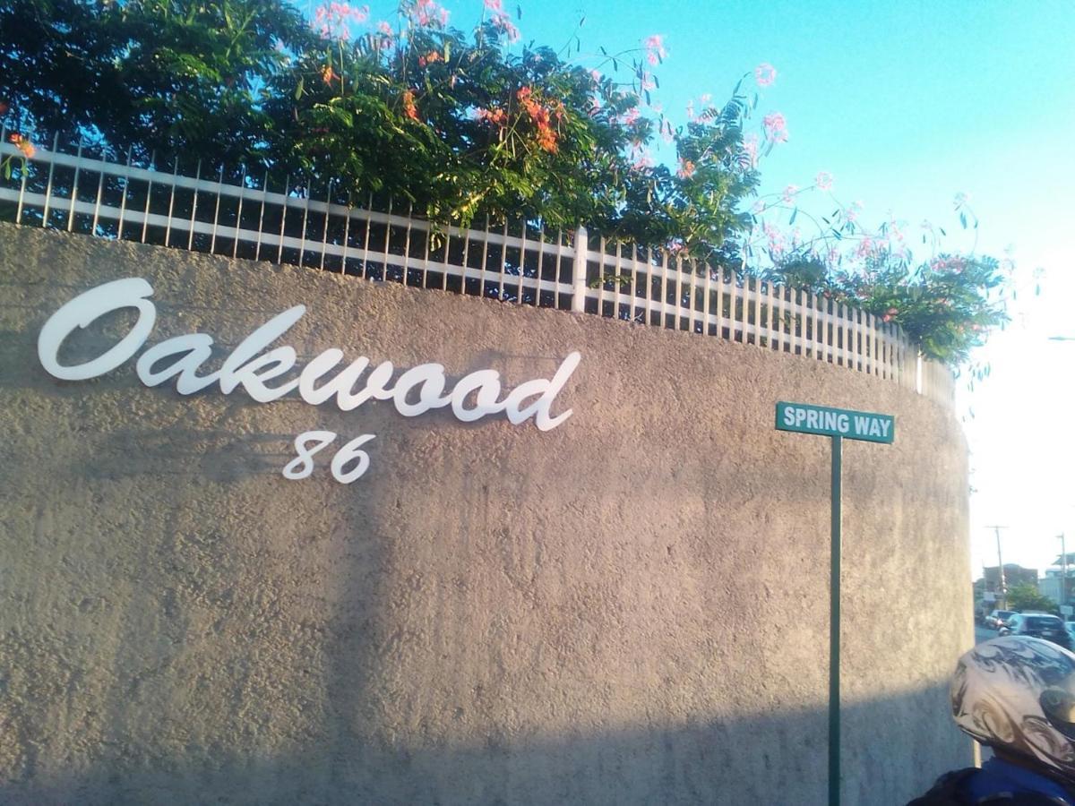Nice Oakwood Constant Spring Rd Apt Apartment Кингстън Екстериор снимка